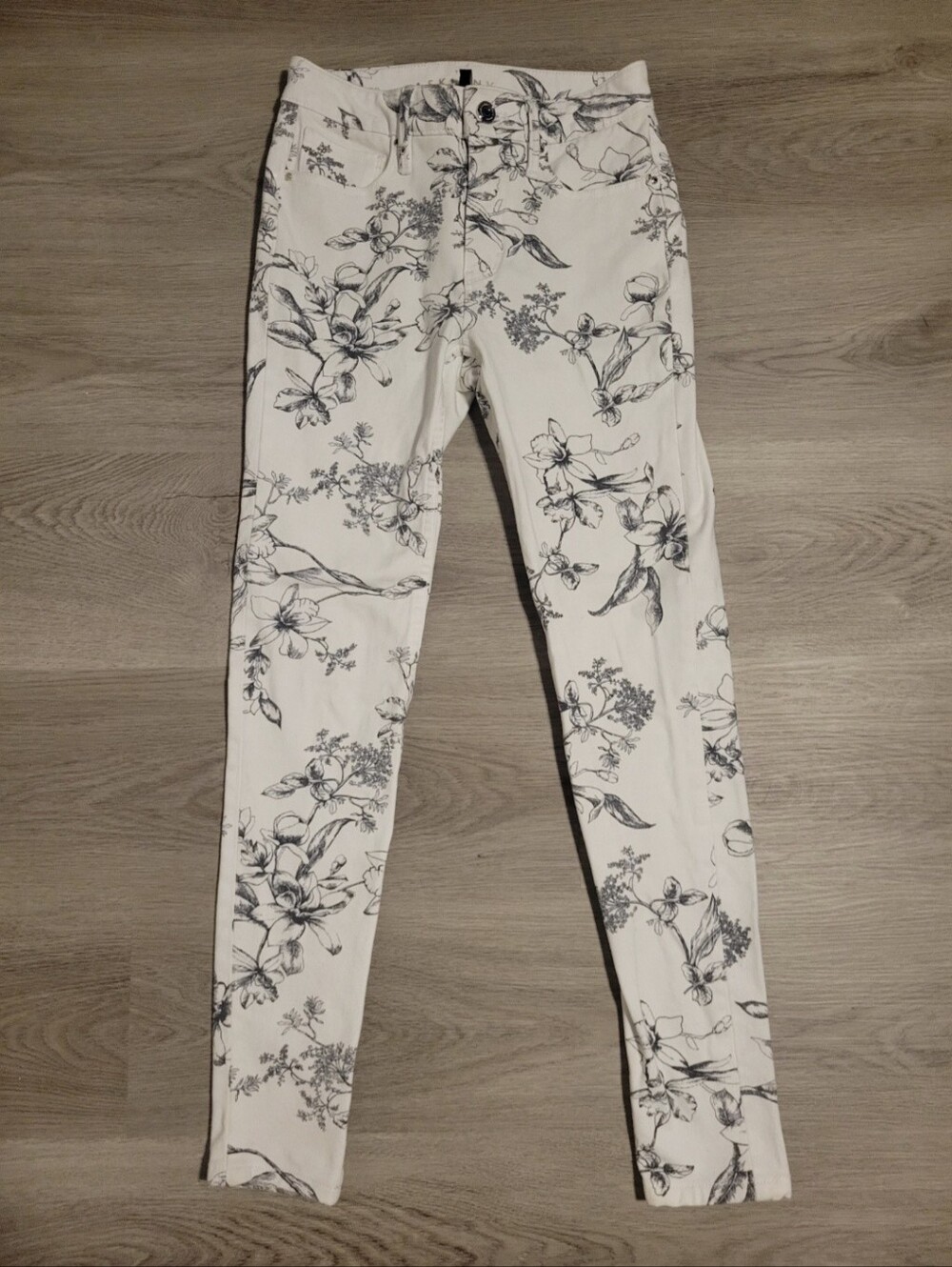 White House Black Market "The Skinny" Ankle Jeans